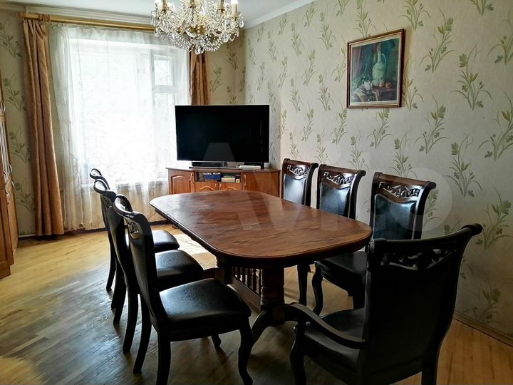 4-к. квартира, 129,2 м², 1/9 эт.