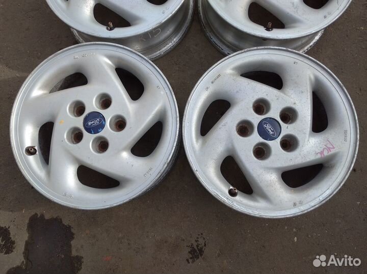 Литые диски Ford Escape R15 5x114.3