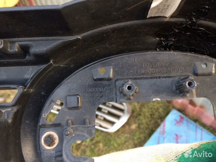 Решетка радиатора Лэнд Крузер