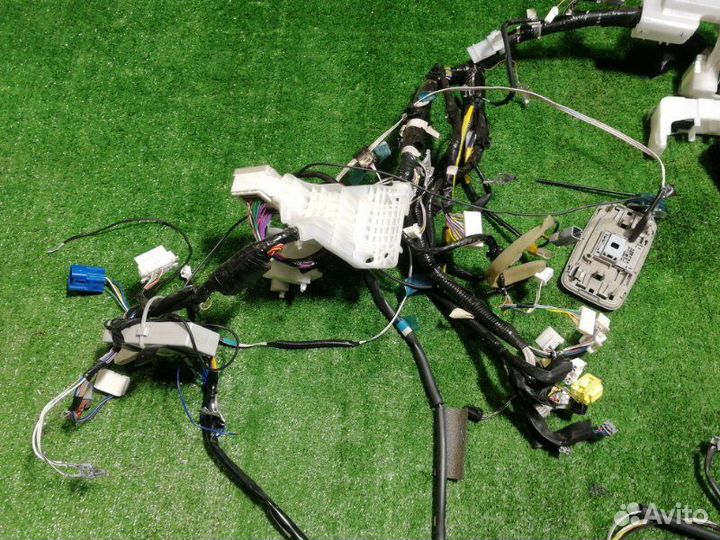 Проводка салона Toyota Corolla Axio NZE144 1NZ-FE