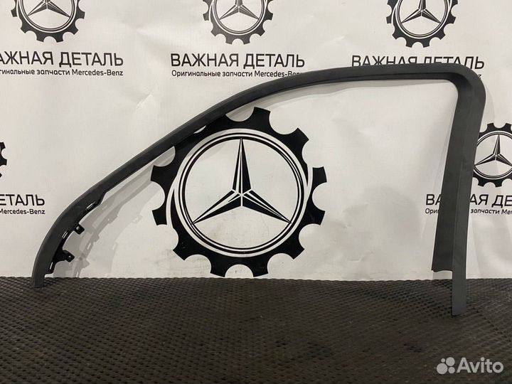 Рамка двери передней правой Mercedes-Benz M-Класс