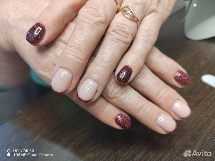 Покрытие ногтей гель-лаком, маникюр, педикюр