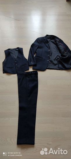 Костюм на мальчика тройка 128-134
