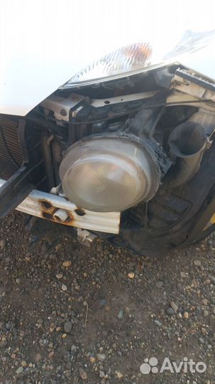 Продам фару левую и правую ниссан жук