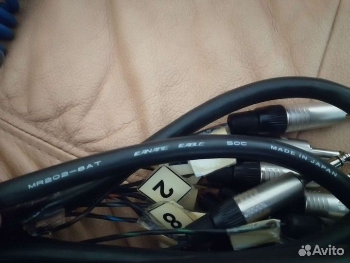Студийный многоканальный аудио кабель на MR202-8AT