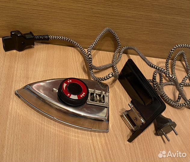 Утюг дорожный малогабаритный 1985 год