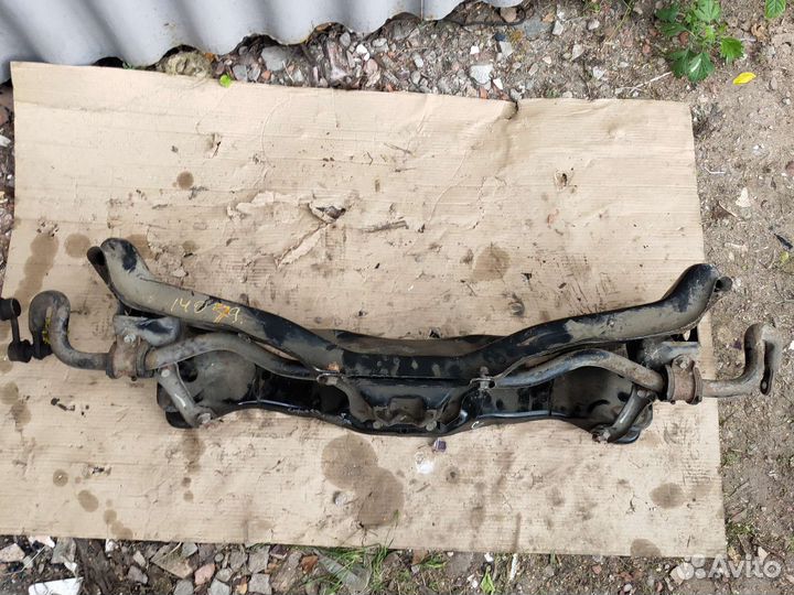 Подрамник передний на Subaru Tribeca B9