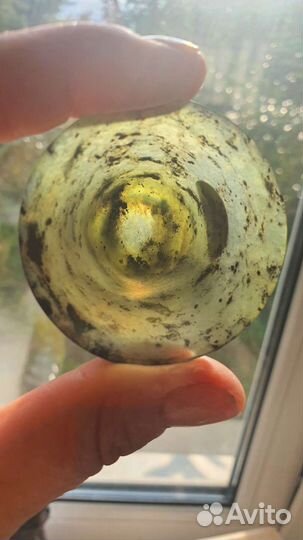 Две рюмки из нефрита, Японская