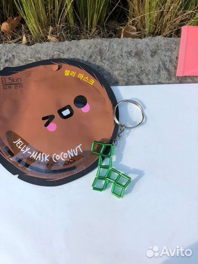 Брелок из бисера