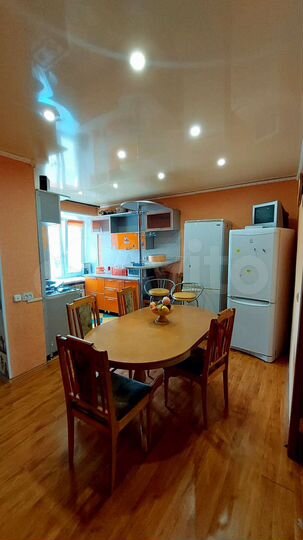 2-к. квартира, 52 м², 4/4 эт.