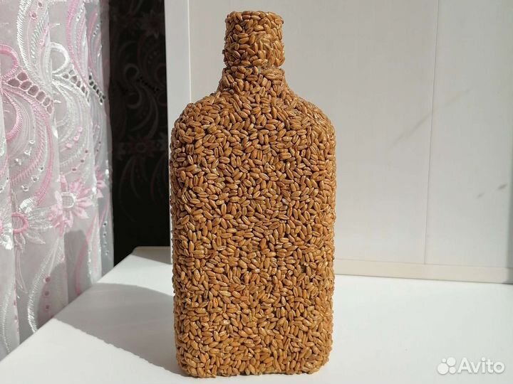 Бутылка декорированная природными матерьялами