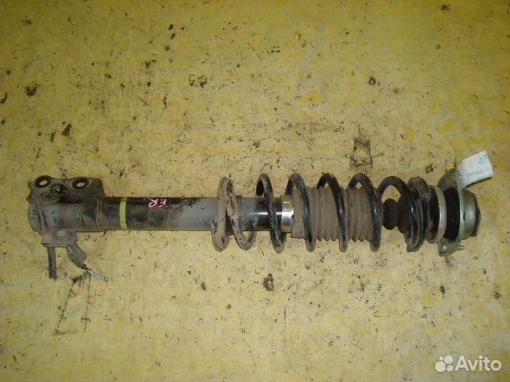 Стойка Toyota Passo KGC30 (Переднее)