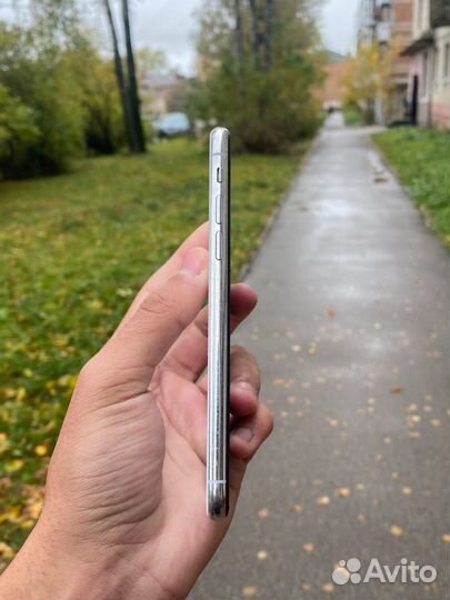 iPhone X, 64 ГБ