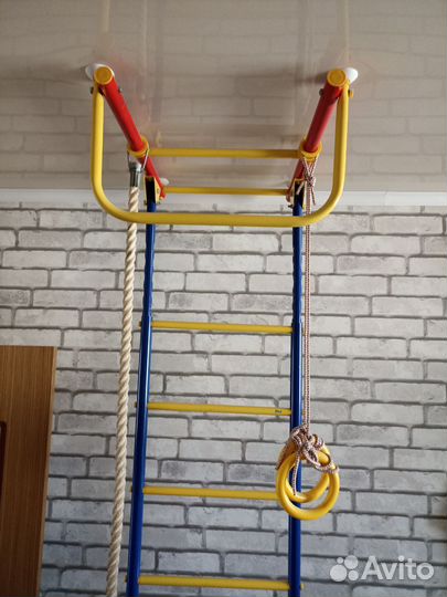 Детский спортивный уголок