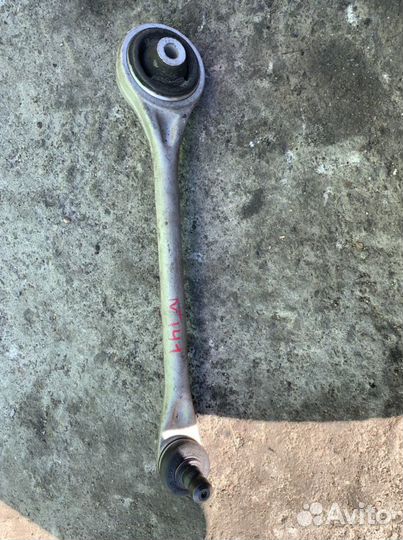 Рычаг пер. подв. верх audi A8 1994г