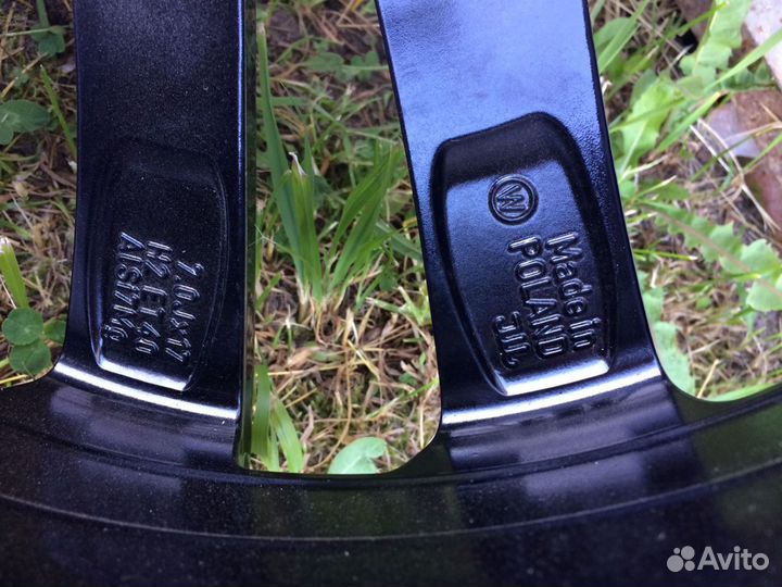 Оригинальный диск vw passat R17