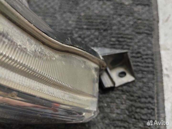 Фара Toyota LC200 08-12