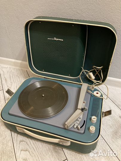 Виниловый проигрыватель