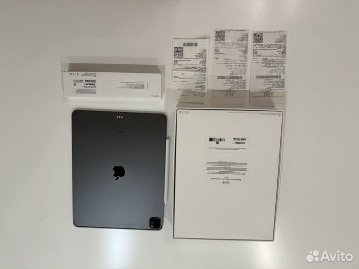 iPad pro 12.9 m1 256; pencil 2; magic keyboard