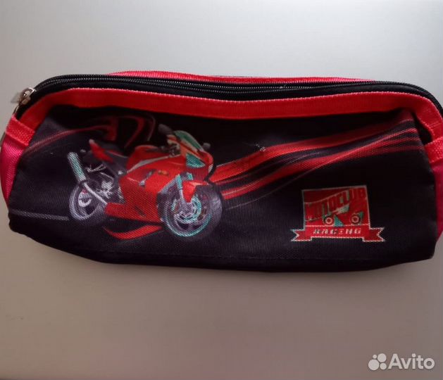 Школьный пенал