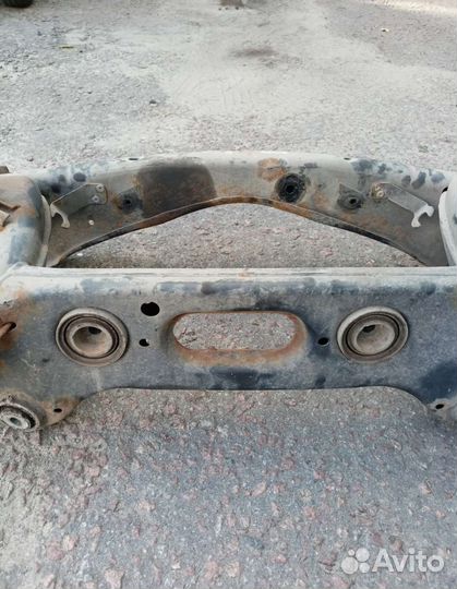 Подрамник mercedes w204