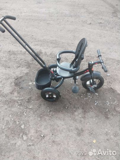 Трехколесный велосипед