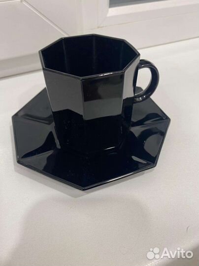 Чашки с блюдцами