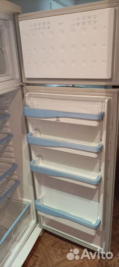 Холодильник, морозильная камера