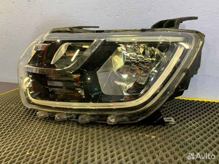 Фара левая Renault Duster 2