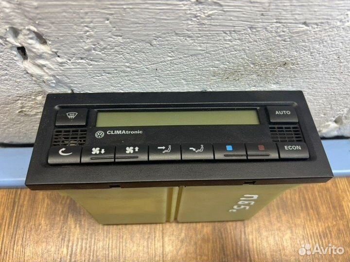 Блок управления климат-контролем Volkswagen Passat