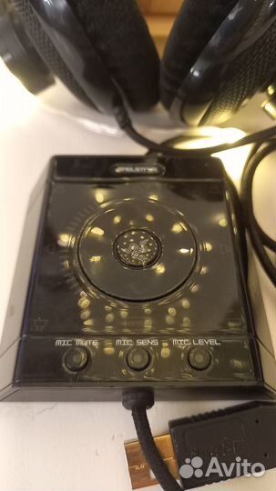 Гарнитура Razer Megalodon