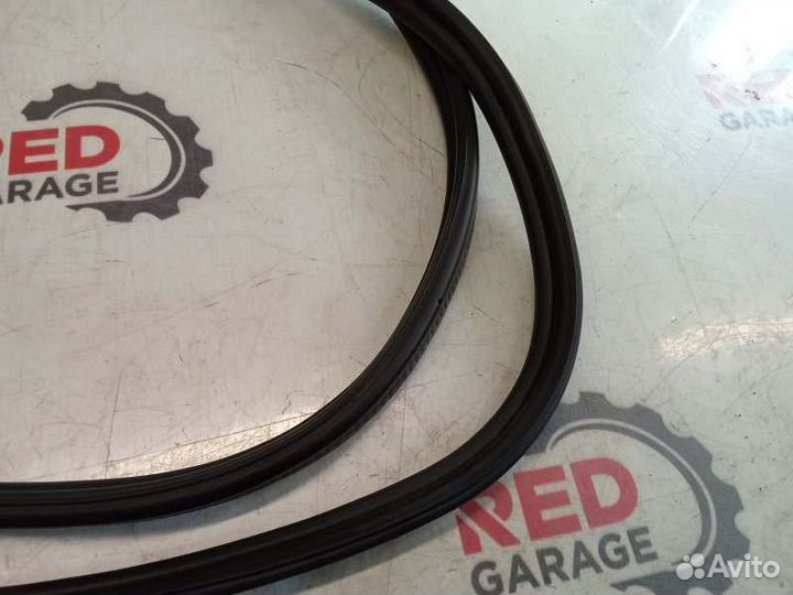 Уплотнительная резинка двери багажника Mini