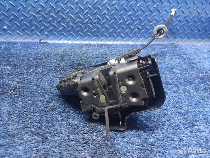 Замок двери передний правый Land Rover Discovery 3