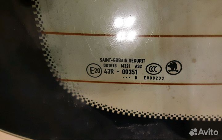 Skoda Fabia оригинал заднее стекло 5J6845049