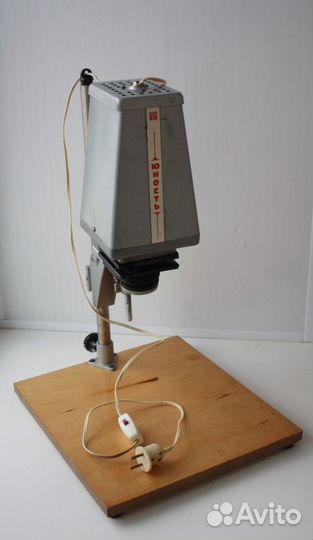 Фотоувеличитель Юность фл-3 + Фотофонарь + Резак