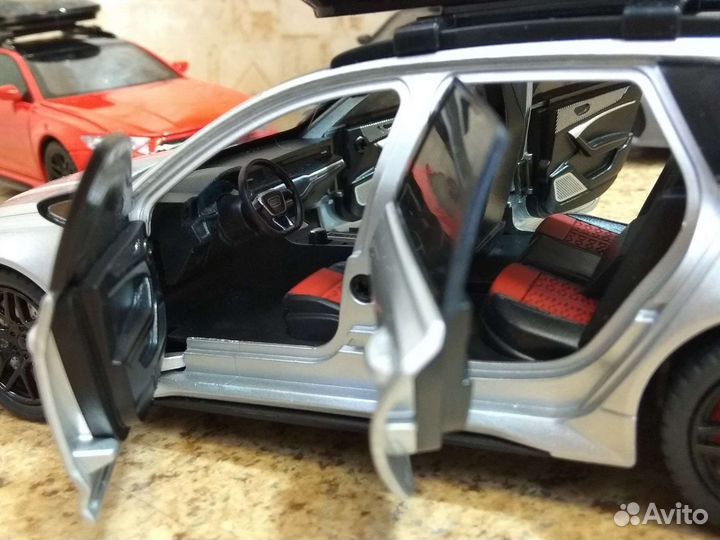 Audi RS6 с багажником модель 1:24