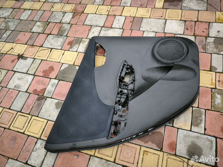 Задняя левая обшивка двери Honda Fit 2 2010