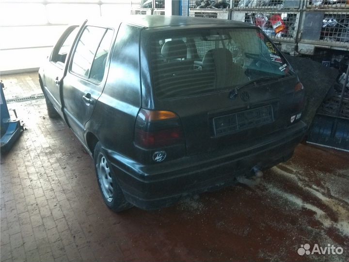 Разбор на запчасти Volkswagen Golf 3