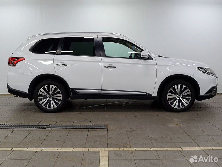 Mitsubishi Outlander 2.4 CVT, 2021, 58 000 км