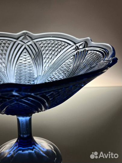 Ваза на ножке синее стекло, кобальт, СССР
