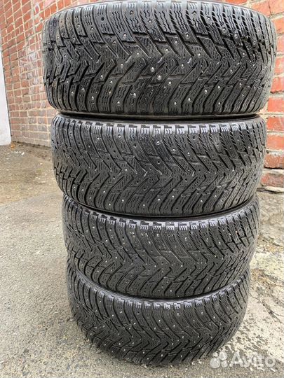 Nokian Tyres Hakkapeliitta 8 215/55 R16 97T