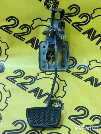 Педаль тормоза Toyota Vista ZZV50 1ZZ-FE 2001.06