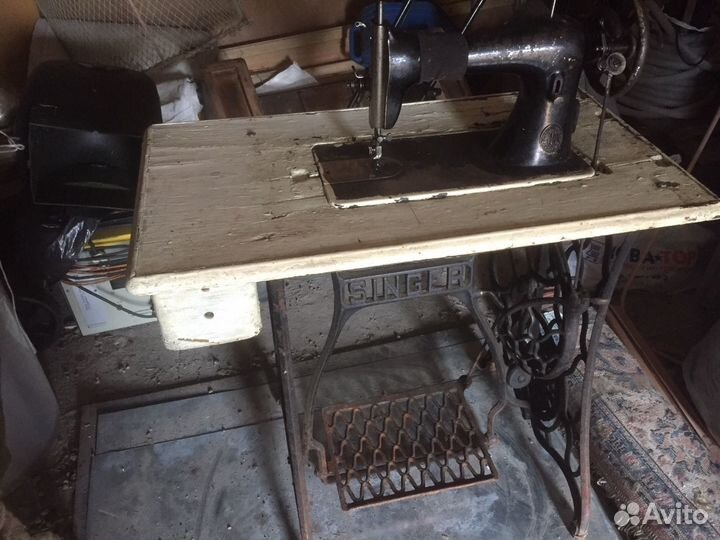 Швейная машинка Singer на чугунной станине 2шт
