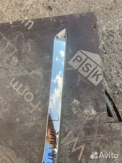 Накладка хром переднего бампера LADA Largus