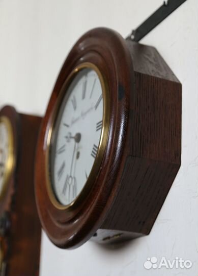 Антикварные настенные часы 
