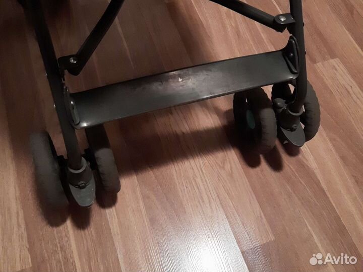 Прогулочная коляска трость