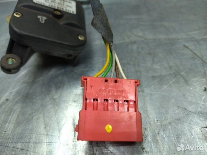 Моторчик заслонки отопителя Audi 100 C4