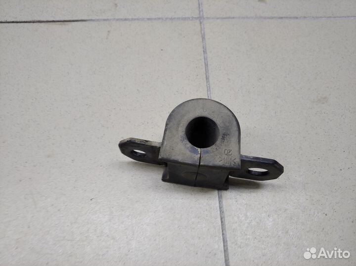 Кронштейн (п.з.к.) Fortuner 2015