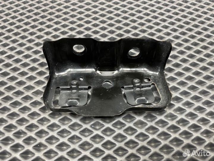 Кронштейн фонаря задний левый Honda Accord 7 CL