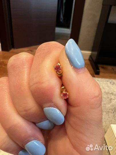 Первые позолоченные серьги для девочки